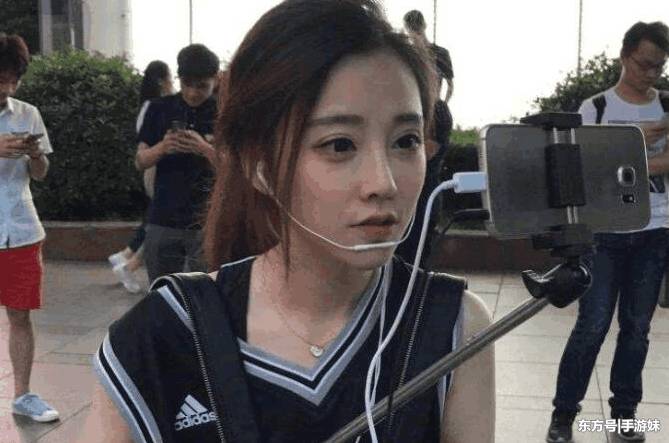 南京醉酒男子走路玩手机摔下台阶 抢救无效身亡【爱游戏(ayx)中国官方网站】(图2) ayx官方网站