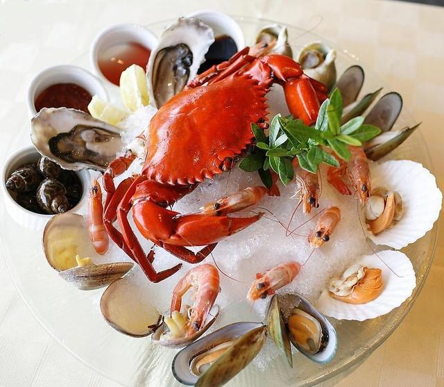 「时事要闻」吴跃岩在政治事情座谈会上强调 坚持党建引领 树立正确导向 提升实战素质 弘扬队伍正气 奋力开‘ayx官网’(图2) 爱游戏(ayx)中国官方网站