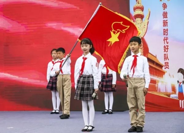 官宣三连发!上海申花签下沙拉维金信煜和小将李扬“ayx官网”(图4) ayx官网